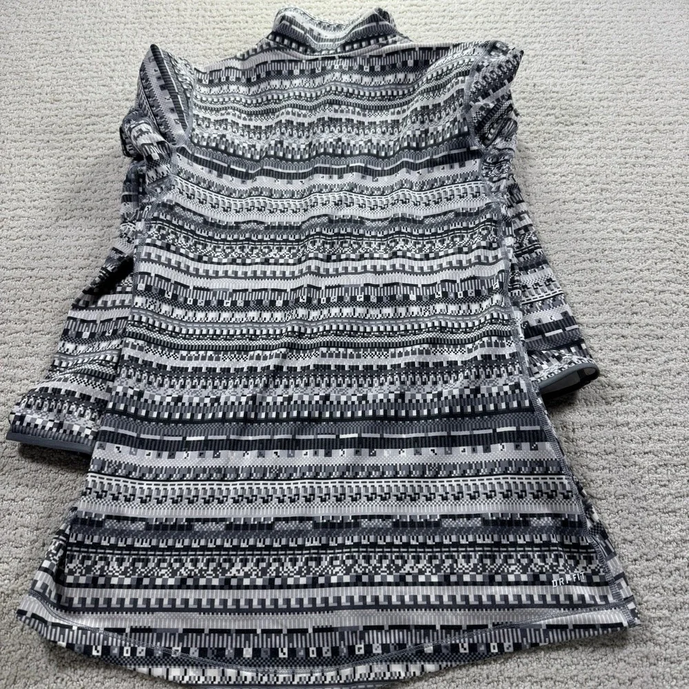 Nike Top Womens Medium Grey Stripes Geometric Pro Hyperwarm Half‎ Zip Pullover